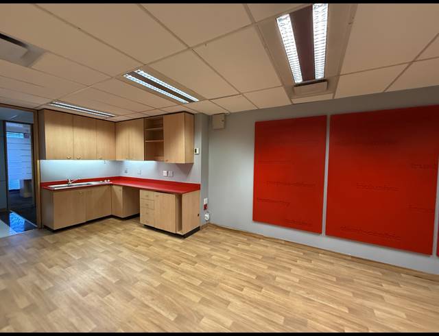 688M² OFFICE TO LET IN PARKTOWN